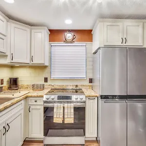  Apartment Welcome To Your Beachside Escape! United States